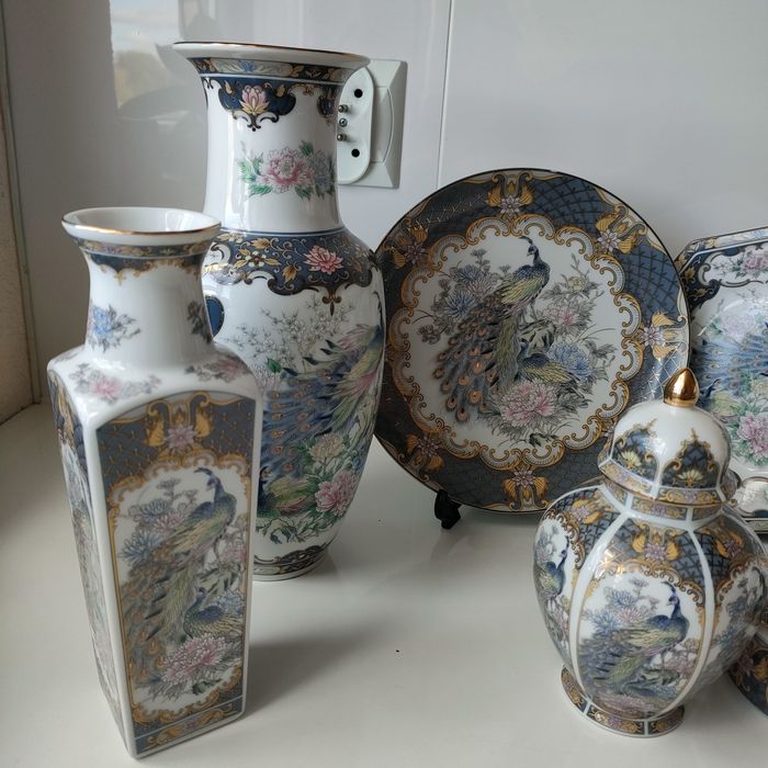 Zestaw wazonów przedmiotów i talerzy ozdobnych, made in Japan,