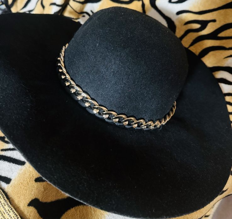 Головные уборы шапки/шляпки