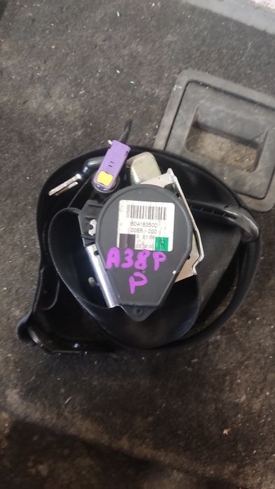 Pas bezpieczeństwa prawy przód przedni audi a3 8p sportback