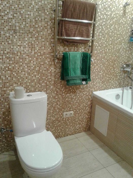 Розкішна студія. Центр. Житній ринок, вул. Лятошинського. Документи