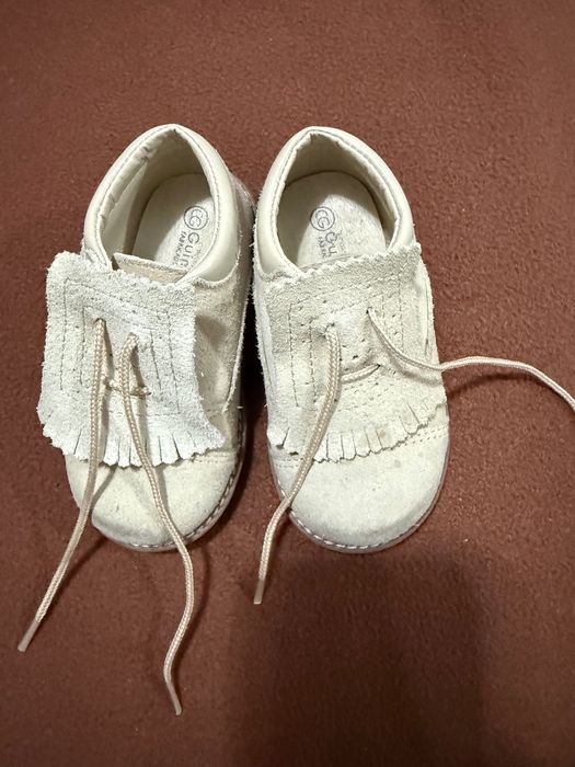 Vendo sapatos tamanho 23 Usados 1 vez novos