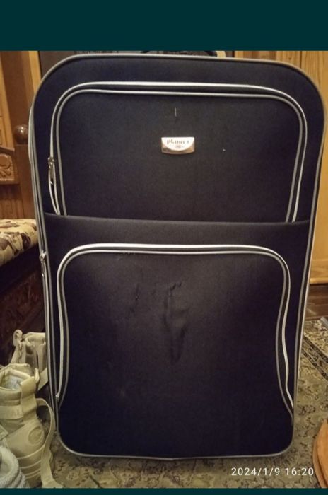 Школьный рюкзак,почти новый 800+Дорожный чемоданы