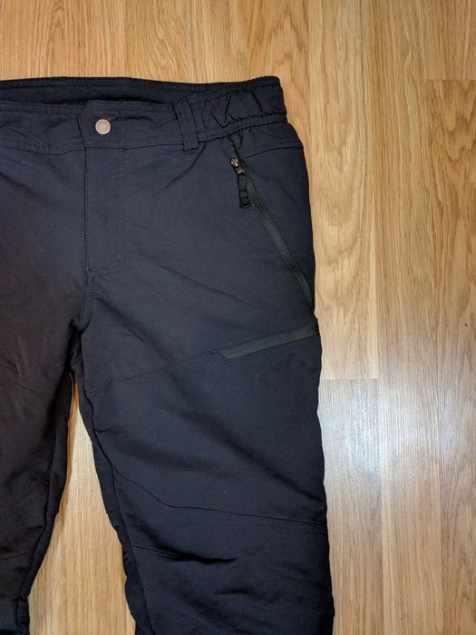 Зимние трекинговые softshell штаны quechua