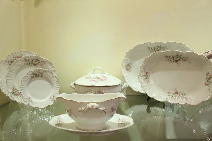 Serviço de Jantar Porcelana Vista Alegre Floral 1881 completo 80 peças