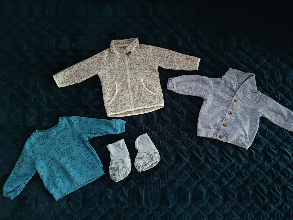 Paka ubrań 68-74 rozmiar 6-9 miesięcy dla chłopca body spodnie bluzy