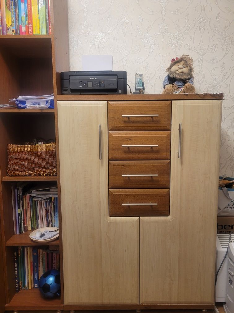 Продам комплект меблів