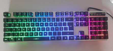 Teclado Mecânico Fantech Fighter 2 com LED - Como Novo