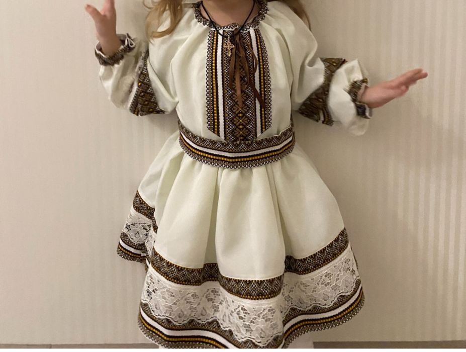 Вишиванка для дівчинки 3,4 рочки