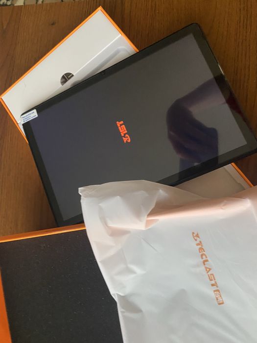 Новий планшет Текласт в коробці