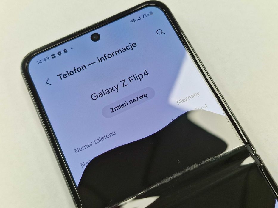 Samsung Galaxy Z Flip4 8GB/ 256GB/ uszkodzony wyświetlacz/ czytaj