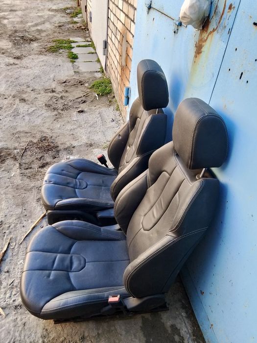 Продам кожаные сиденье