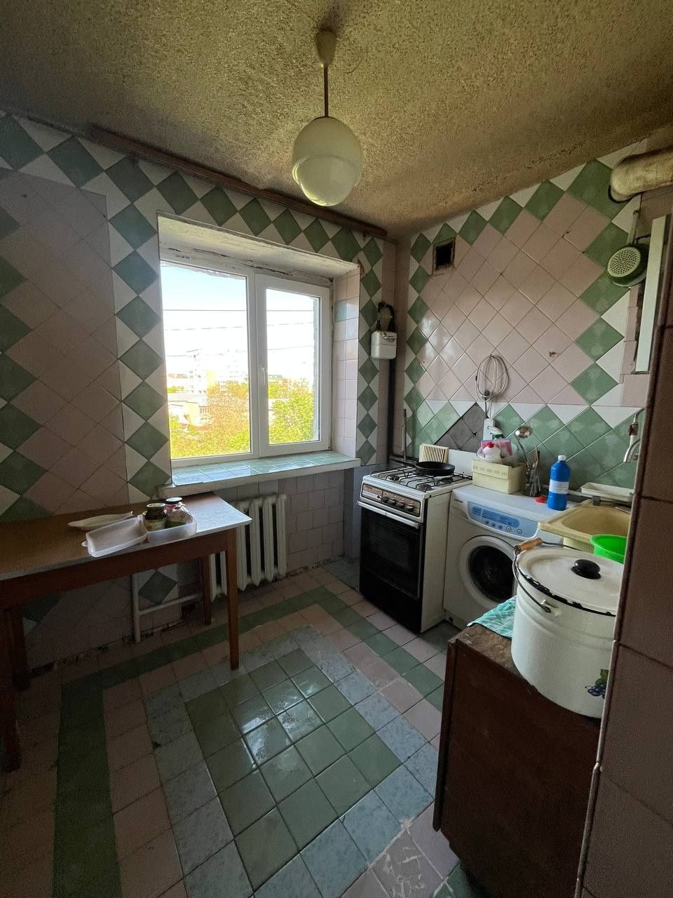 Продам 2 кімнатну квартиру в центрі міста