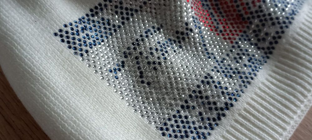 Czapka dziecięca Tommy Hilfiger biała z pomponem