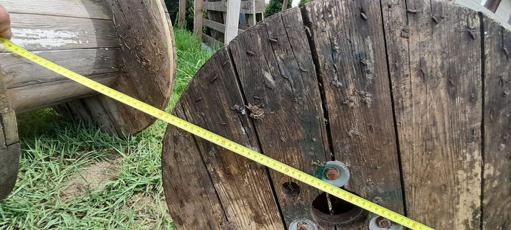 Mała szpula po kablach drewniana