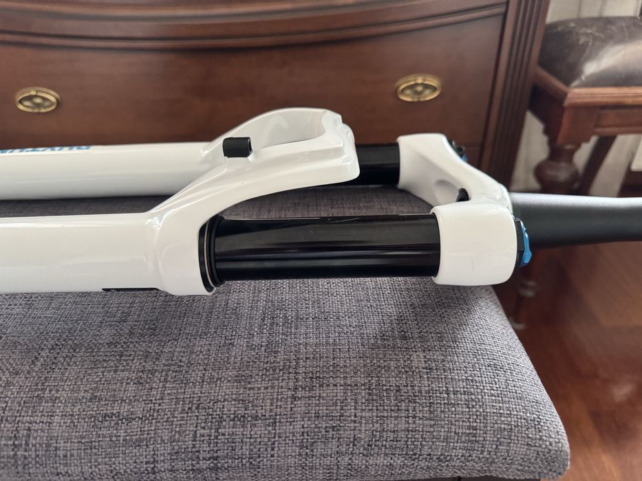 FOX RHYTHM 32 FLOAT 29 100 amortyzator BOOST MTB XC rock shox manetka