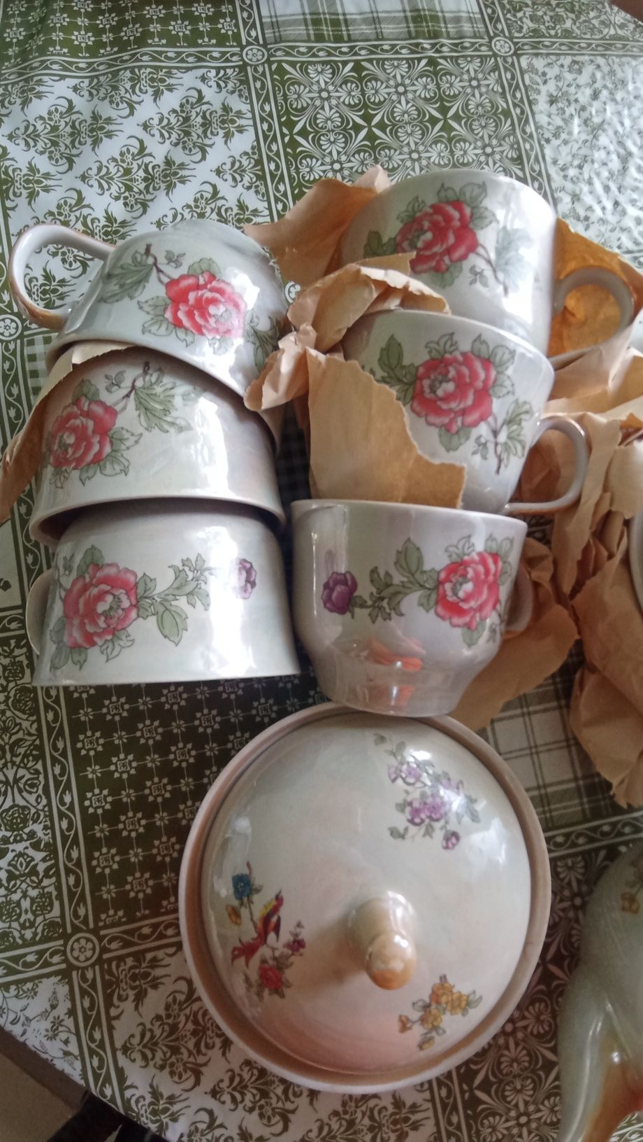 Продам чайный сервиз 2 шт.