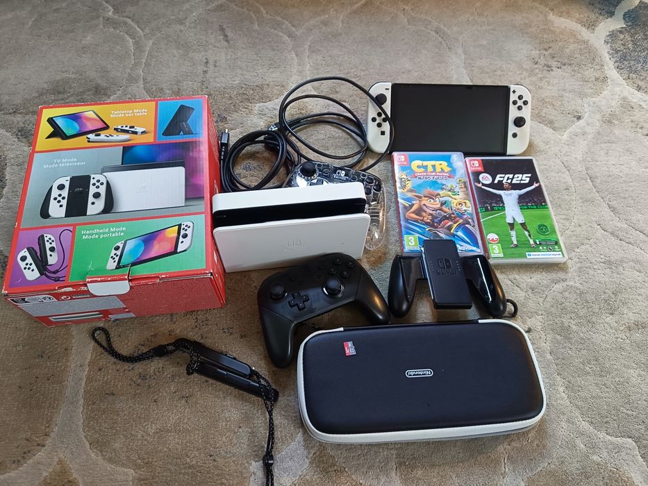 Konsola Nintendo switch oled 2 pady pokrowiec ctr FIFA 25 karta 512 GB