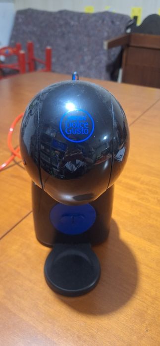 Máquina de café Dolce Gusto Piccolo – funciona mas sem acessórios!