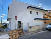 Moradia V4 isolada, com garagem e piscina no Casal São Sebastião, F...