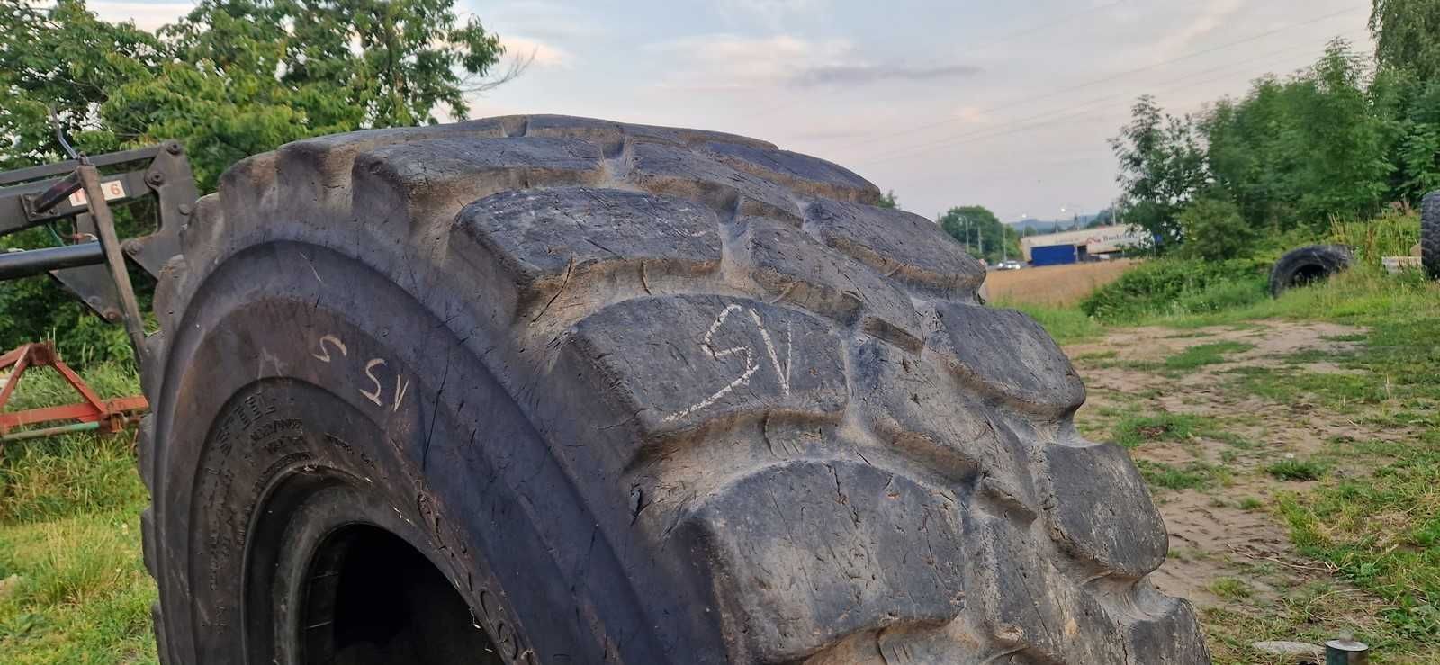 23.5r25 23.5-25 Goodyear 70% bieżnik