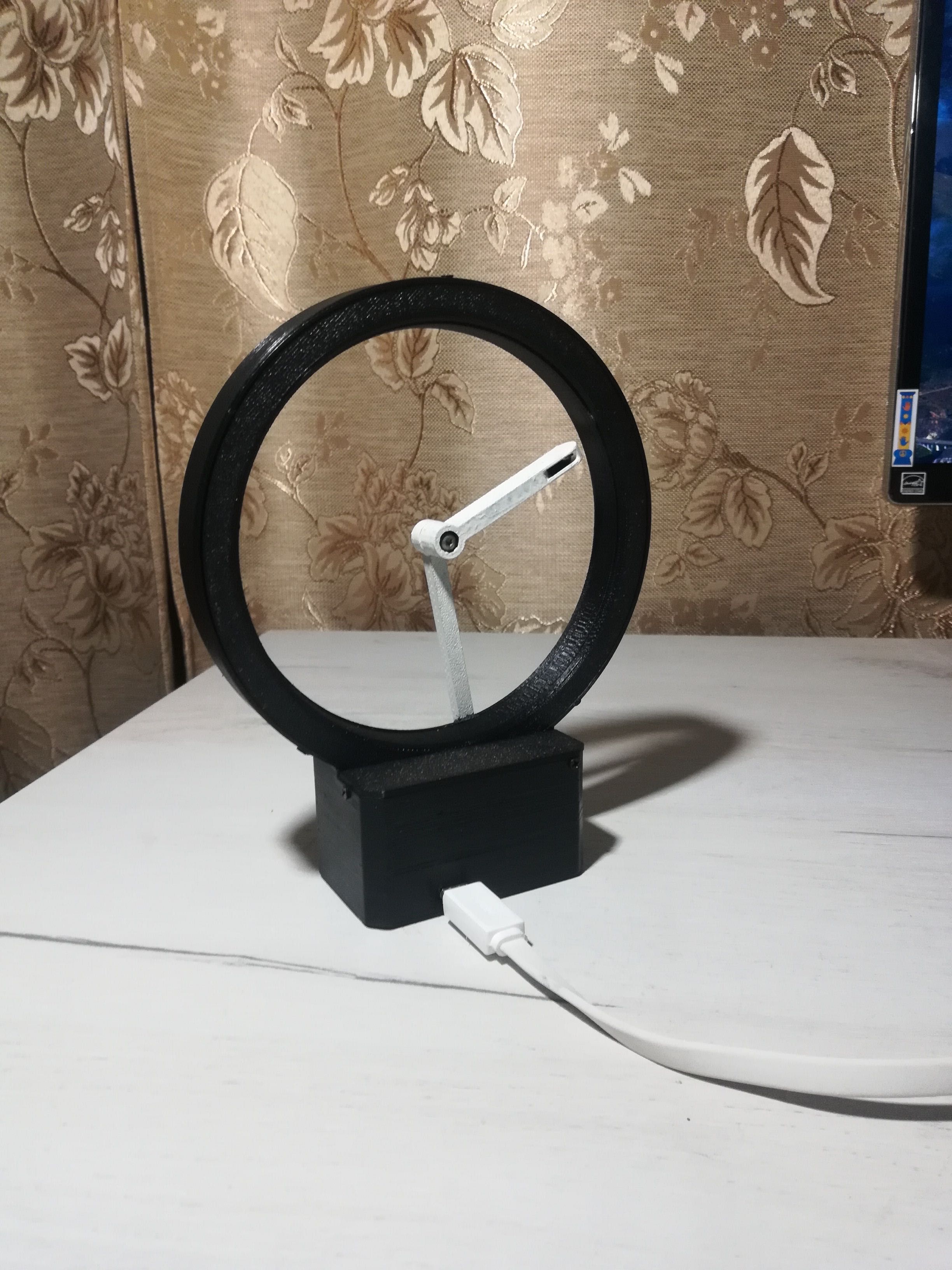 Креативний настільний годинник Hollow Clock