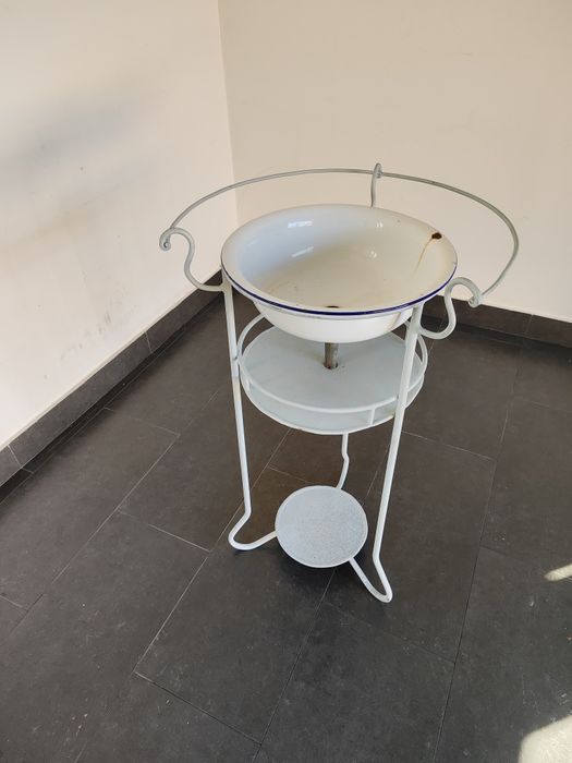 Lavatório de rosto antigo