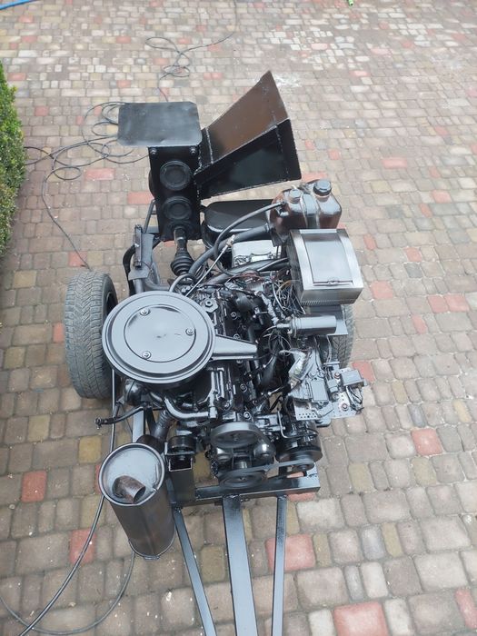 Подрібнювач садовий.Двигун та кпп "Таврія" газ/ бензин.