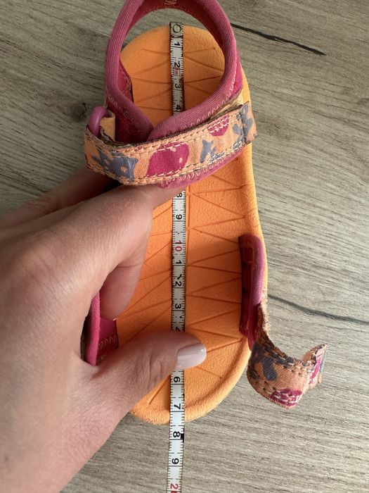 Босоніжки Clarks