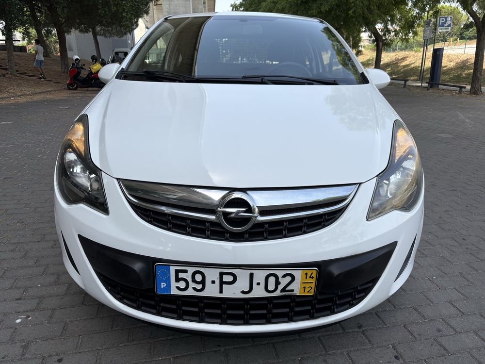 Opel corsa 1.3 Van Ano 2014 Excelente estado 170 mil kms