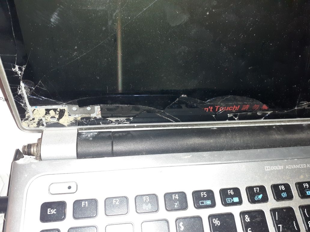 Acer Aspire V5, funciona,  ecrã partido