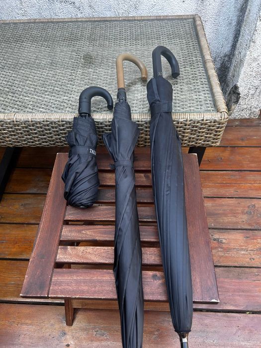 Lote 3 guarda-chuvas pretos (1 compacto)