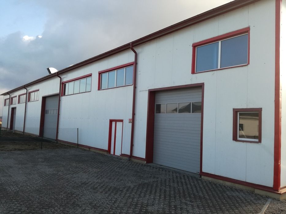 Zimowanie łodzi jachtu kampera przyczepy kempingowej