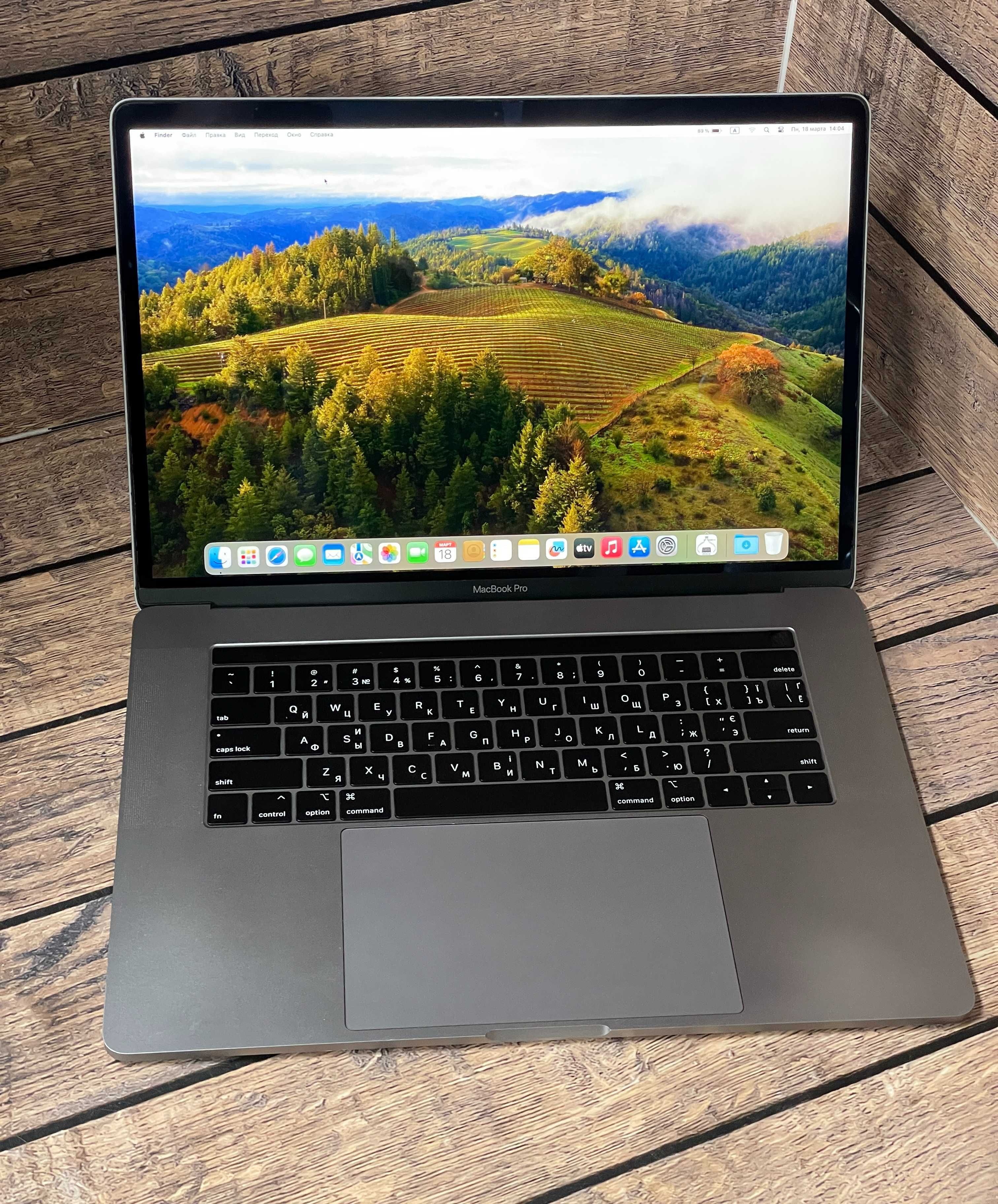 MacBook Pro A1990 (15, 2018) i7/Radeon Pro 555X/256Gb/Магазин/Гарантия