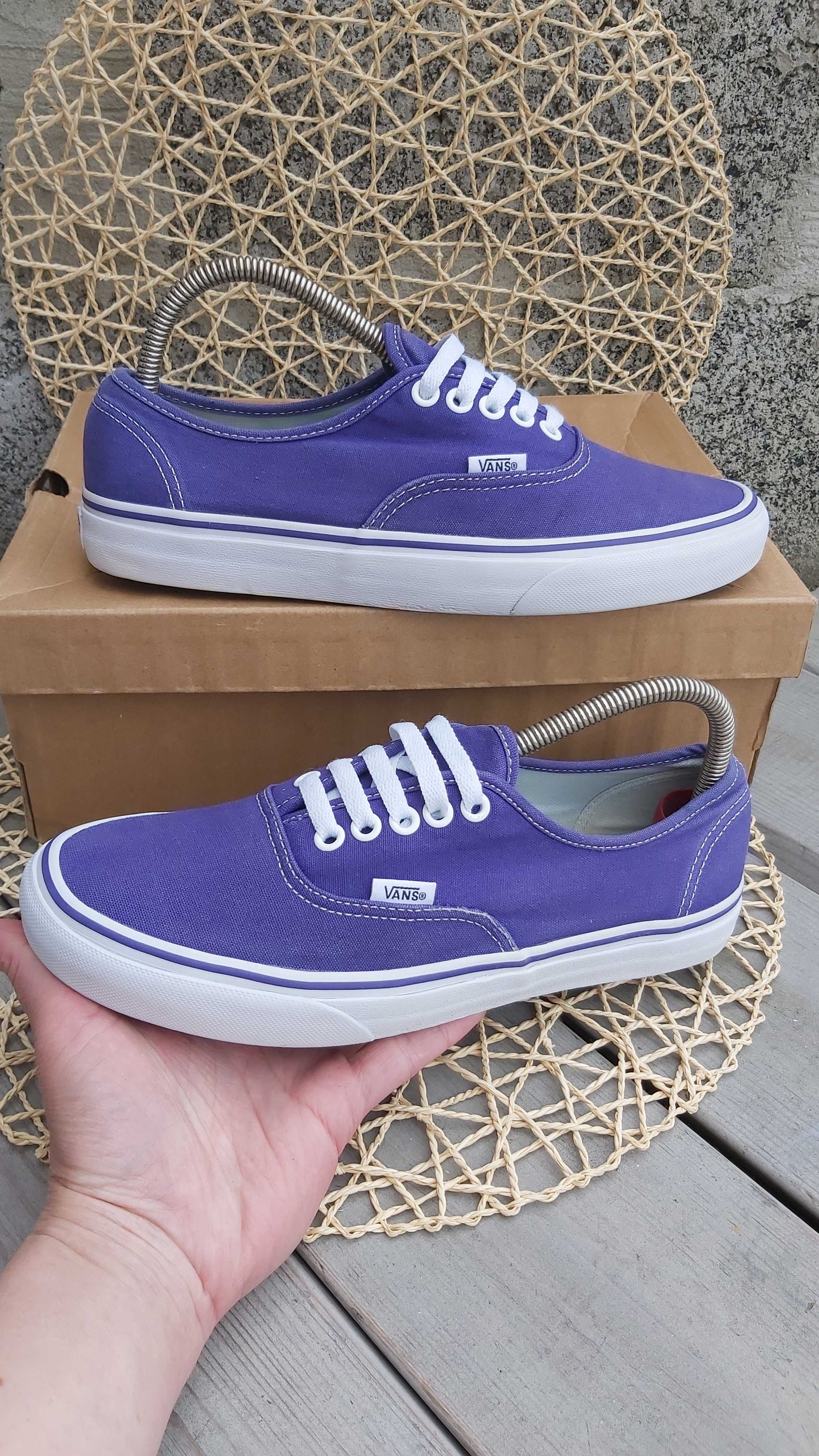 Кеди VANS 38/39  розмір. Стєлька 25 см. Оригінал.