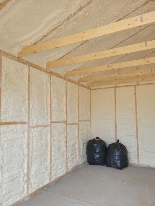 Ocieplanie piana PUR celuloza ocieplenie poddaszy izolacja domu stropu