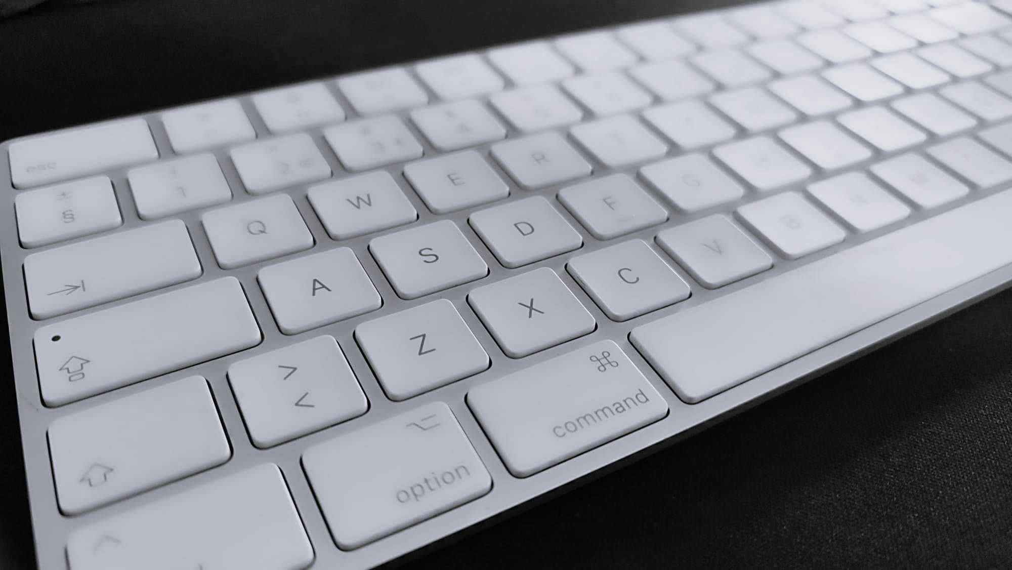 Apple Magic Keyboard + Apple Magic Mouse (Estado: Excelente)