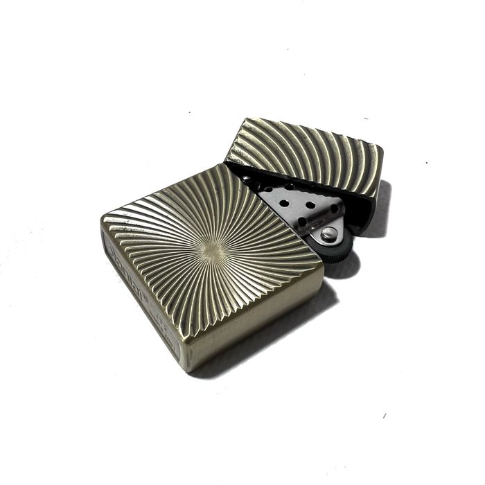 Набор Бензиновая зажигалка Kantai i9 + очищенный бензин форма Zippo