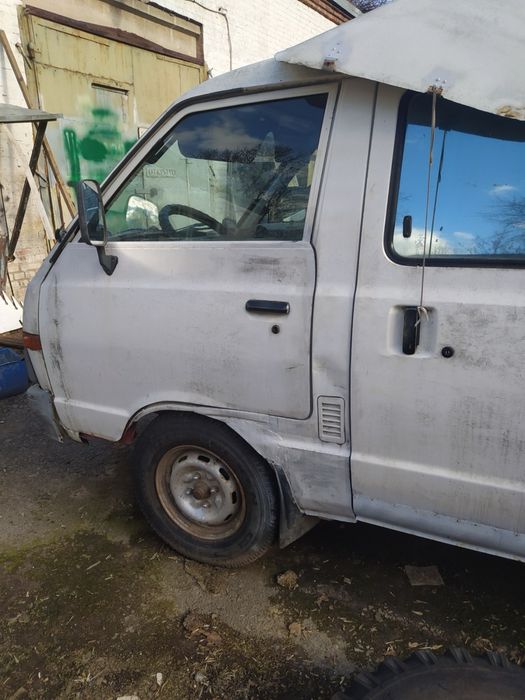 Машина, нісан б/у