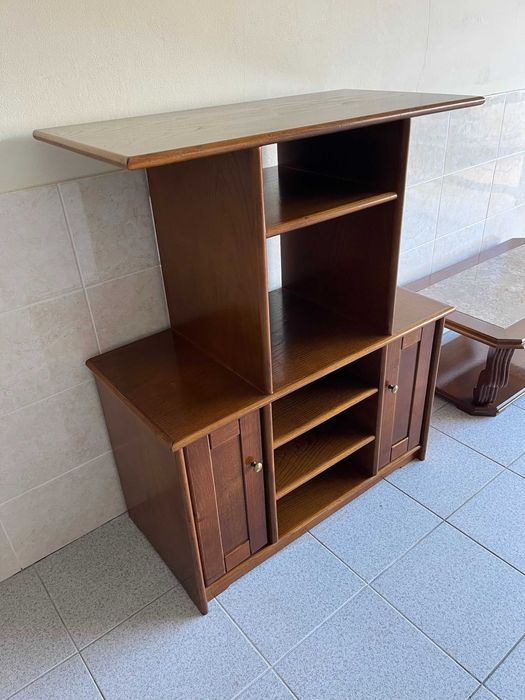 Conjunto de móvel de tv e mesa de centro