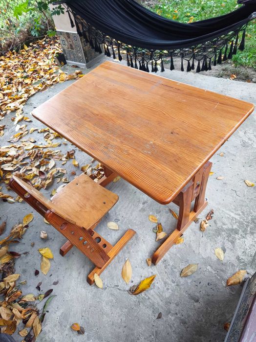 Парта дерев'яна з можливістю регулювання висоти і кута нахилу