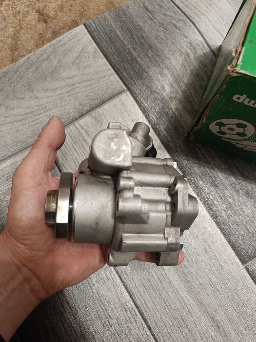 Гідропідсилювач керма насос ГУР AudіA6С5