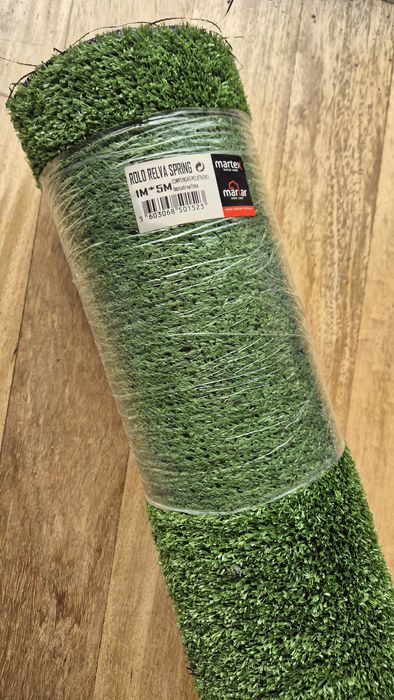 Rolo de relva artificial