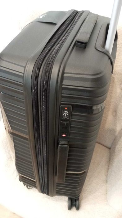 Mala de viagem Media Preta Alta qualidade "Silicone" Nova-Nunca Usada