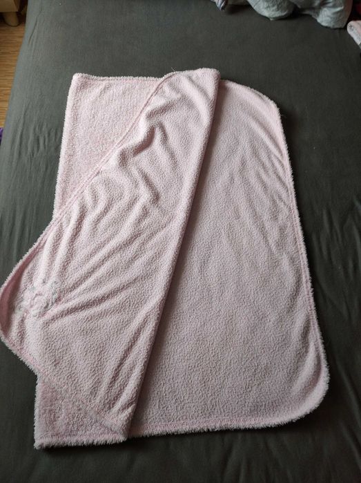Dziewczęcy cienki kocyk