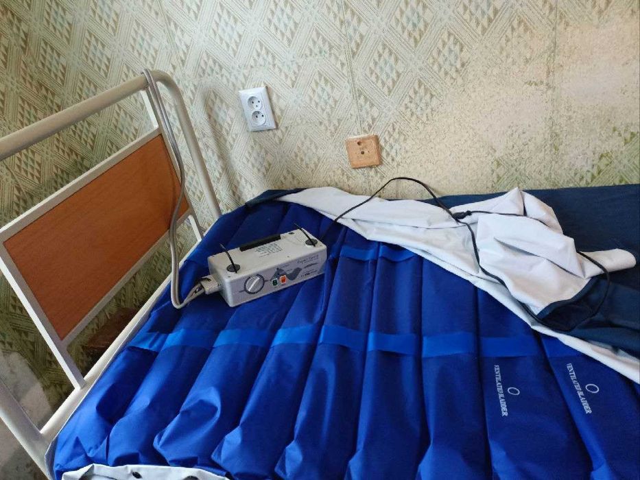 Продам протипролежневий матрас зі змінним тиском б/у, стан гарний