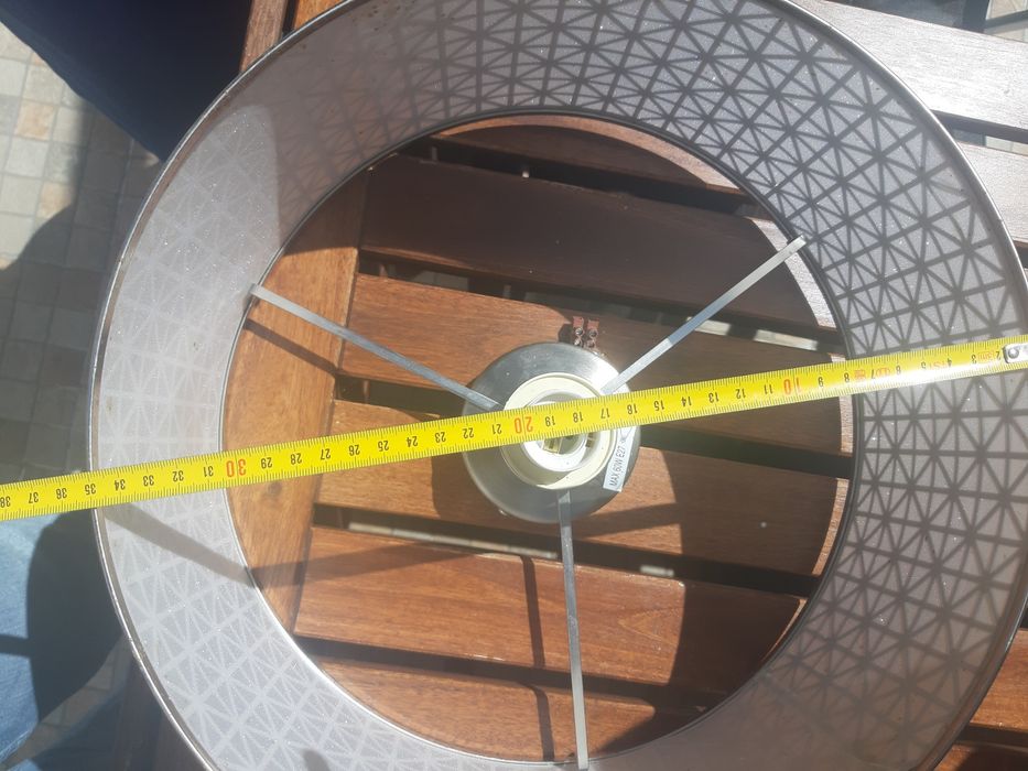 Candeeiro teto em bom estado