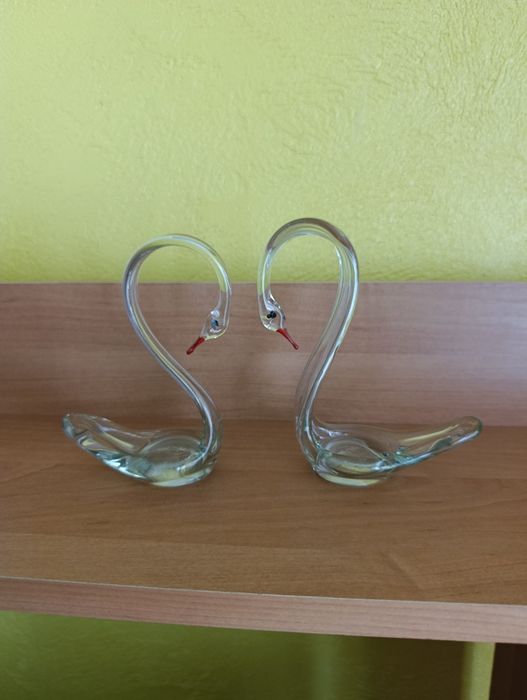 Стеклянные декоративные лебеди