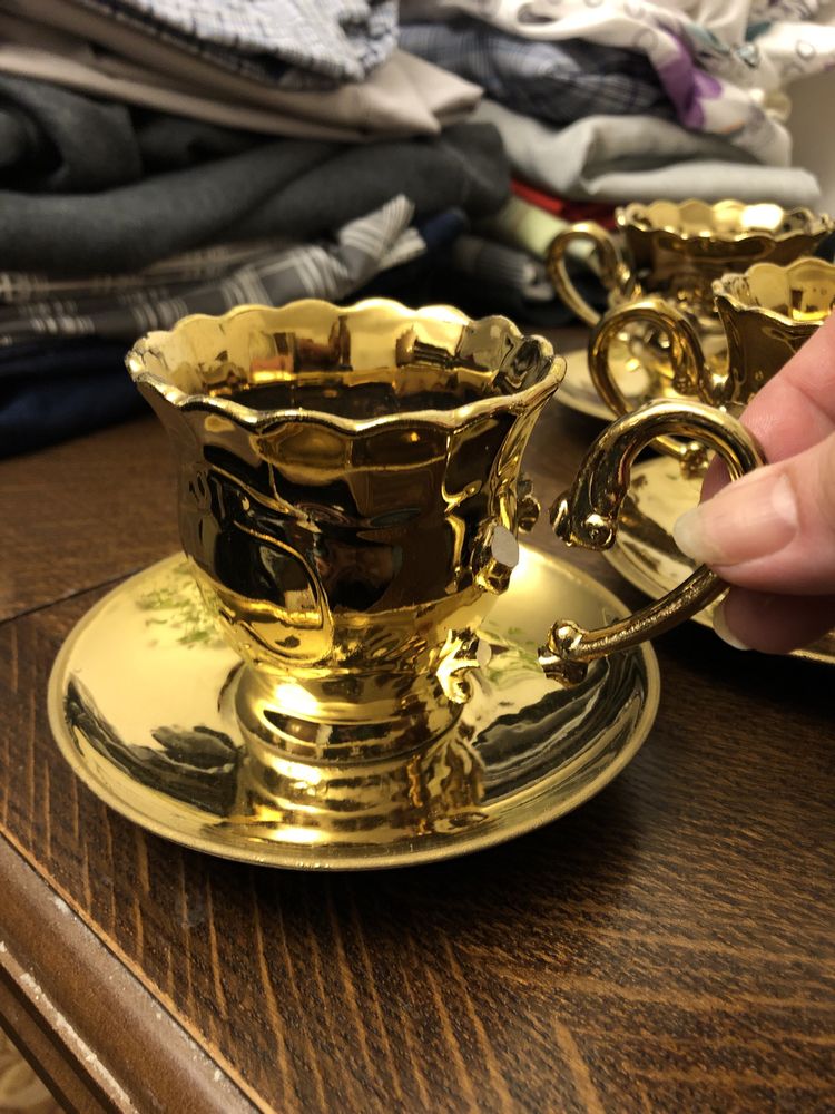 serwis kawowy porcelana w kolorze złota PRL