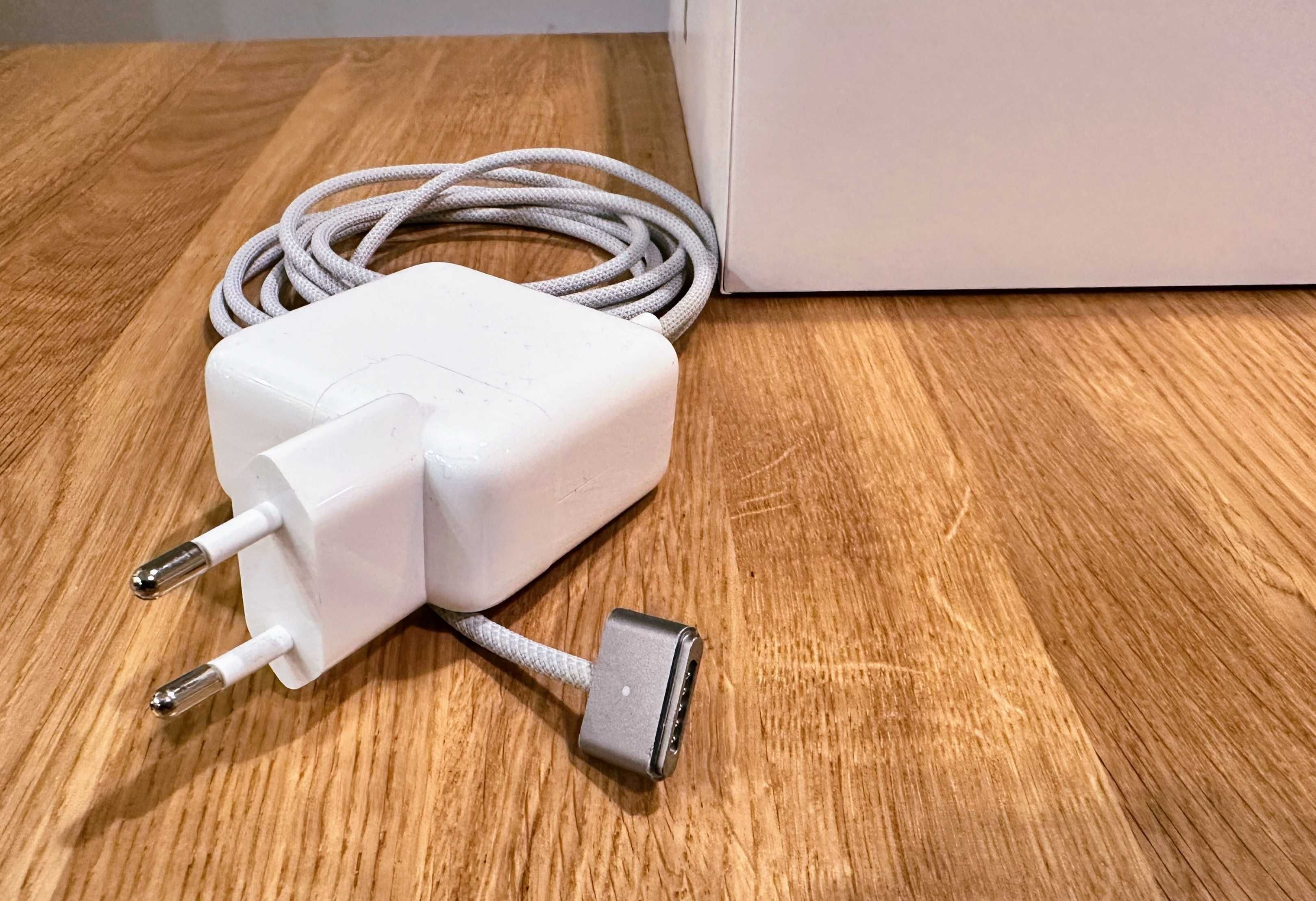 APPLE MacBook Air M2 (2022) 256GB SSD + Magic Mouse + HDMI connector