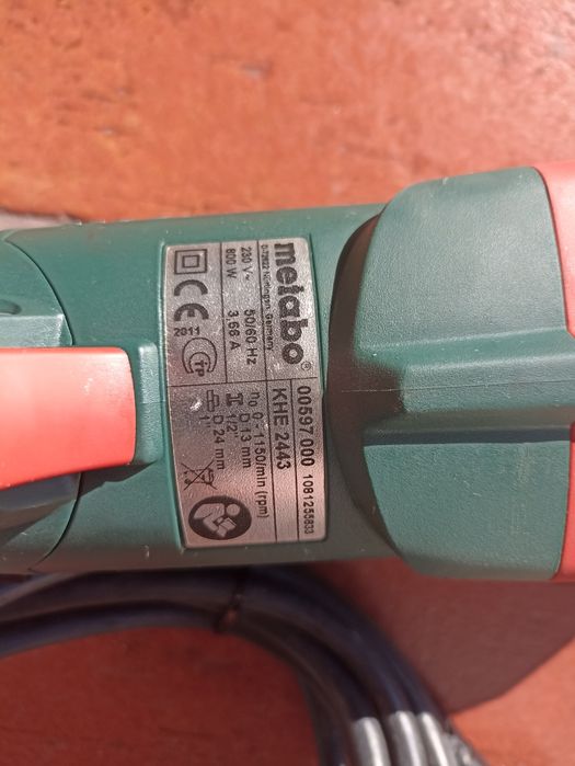 Máquina de furar/ Martelo de demolição METABO